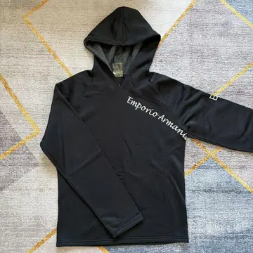 EA7 Emporio Armani 블랙 후드티