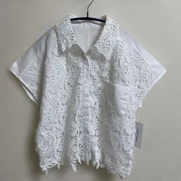 화이트 레이스 슬리브리스 셔츠