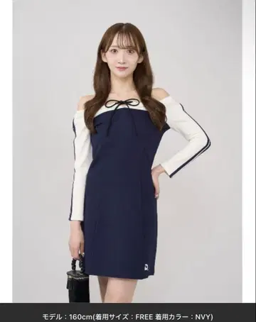 다리치 도킹 라인 오프숄더 미니 원피스