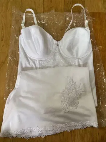 와코루 화이트 브라이덜 이너 D80