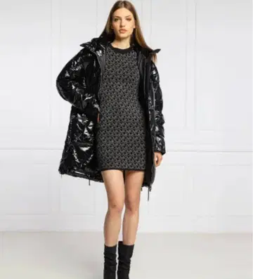 [새상품] MICHAEL KORS 블랙 로고 니트 원피스