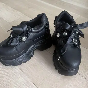 cs T&P 비쥬 벨트 몽환적인 통굽 스니커즈 미사용