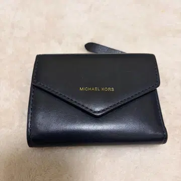 MICHAEL KORS 블랙 3단 폴더형 지갑