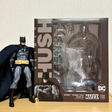 MAFEX [ BATMAN 'HUSH' BLACK Ver. ]