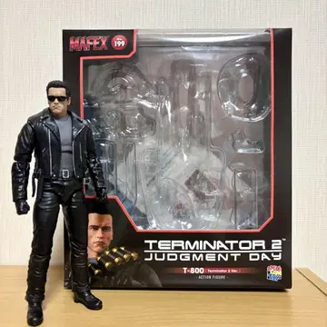 MAFEX No.199 [ T-800 (T2 Ver.) ]