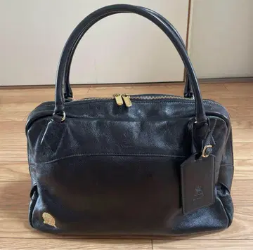 ADMJ Accessoires 블랙 가죽 핸드백 수납 봉투 포함.