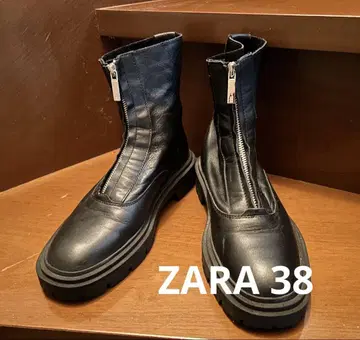 ZARA 블랙 지퍼 부츠