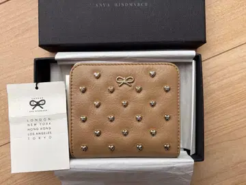 ANYA HINDMARCH 스터드 지갑