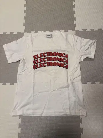 Blurhms 블럼스 티셔츠