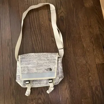 THE NORTH FACE 숄더백 화이트