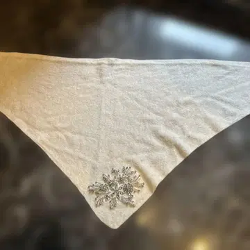 비즈 자수 장식 화이트 스톨