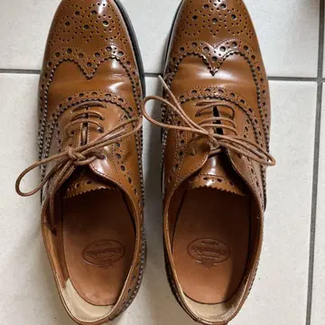 처치스 브라운 윙팁 슈즈