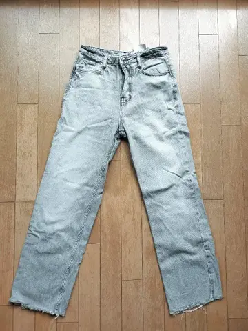 [ ZARA 라이트 그레이 스트레이트 데님 ]