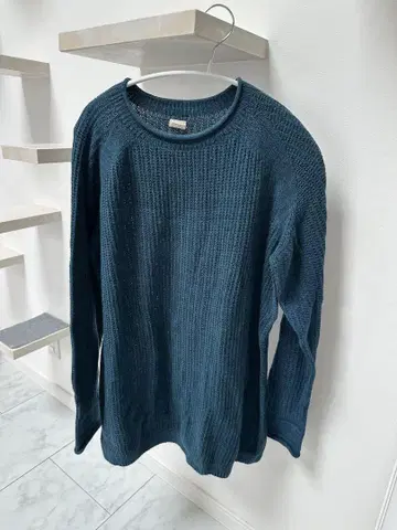 타마키 니이미 굿, 다크 블루 면 니트 2