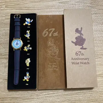 디즈니 스토어 도날드 탄생 67주년 손목시계 핀 배지 한정품 레어
