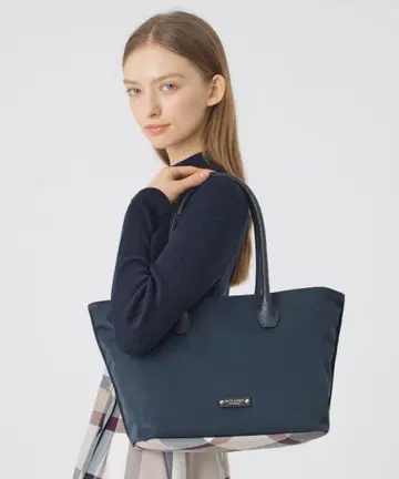 BLUE LABEL 네이비 토트백