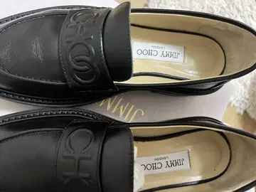JIMMY CHOO 블랙 로퍼 036