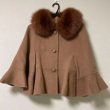 COTOO 베이지 케이프 코트 퍼 포함