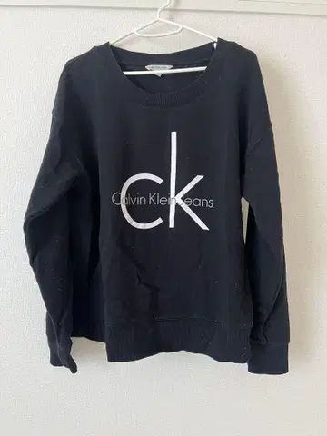 Calvin Klein Jeans 블랙 맨투맨