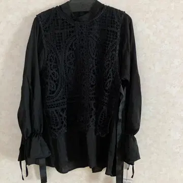미사용 새상품 CLOVE 블라우스