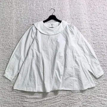 ella selectshop 블라우스 옷깃부착 비대칭 화이트 플레어