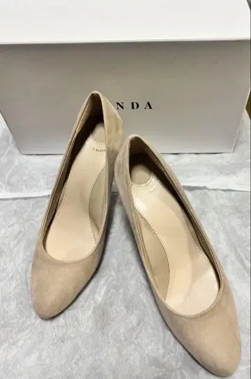 여성용 펌프스 베이지 RANDA 21cm