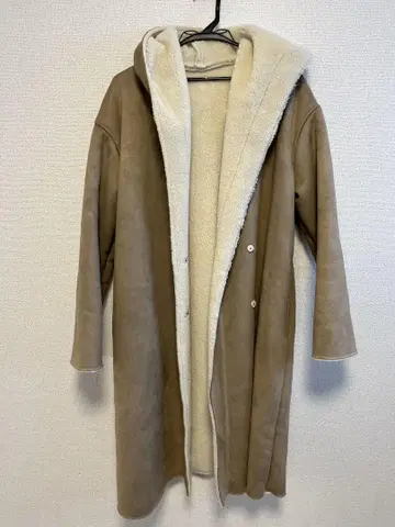 COTORICA. 후드 부착 무스탕 코트 S 사이즈 베이지