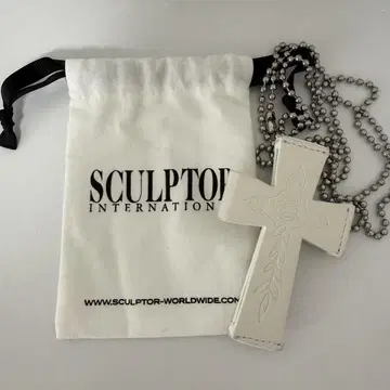 SCULPTOR 크로스 스트랩 지갑 스컬프터 화이트