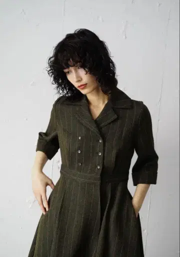 foufou 오픈 카라 헤링본 원피스
