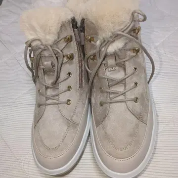 핏핏 하이컷 퍼 스니커즈 베이지 23.5cm