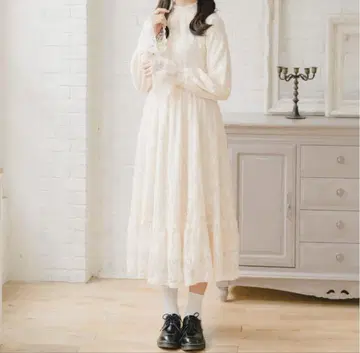 amr. 전체 레이스 원피스