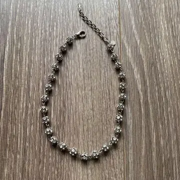 실버색 비즈 크리스탈 목걸이