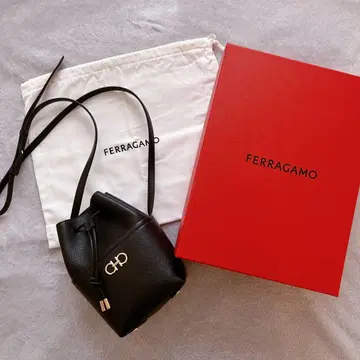 FERRAGAMO 숄더백