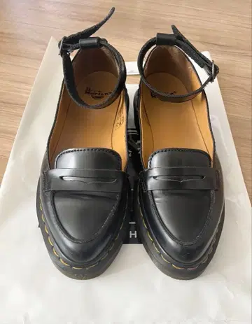 Dr.Martens LEONIE 레오니 메리 제인 로퍼