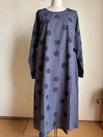 [새상품] 합리적인 가격 cloudnine 그레이 도트 무늬 긴팔 원피스