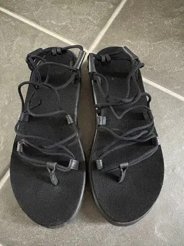 teva 샌들