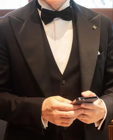 투모로우랜드 윙카라 셔츠 결혼식