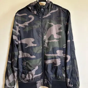 Calvin Klein 카모플라쥬 나일론 자켓