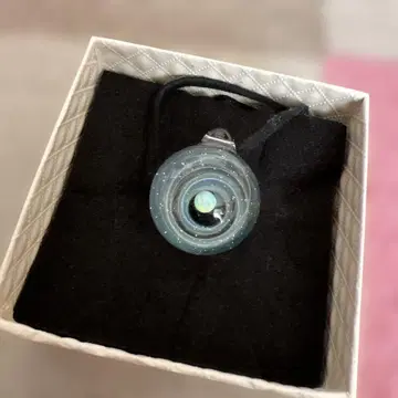 우주 유리 펜던트