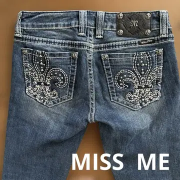 Miss Me 스트레이트 데님 팬츠 29인치 반짝이 스터드 장식
