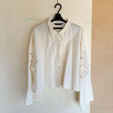 mizuiroind / 레이스 믹스 박스 셔츠