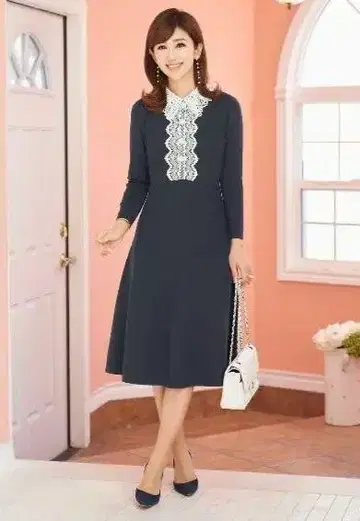 새상품급 플리마켓 셰럴 니트 원피스 케미컬 레이스 카라 부착 M 네이비