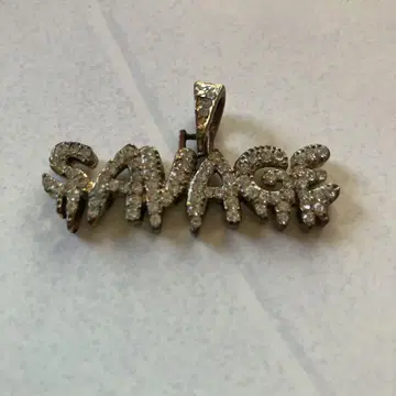 SAAVAGE 크리스탈 펜던트