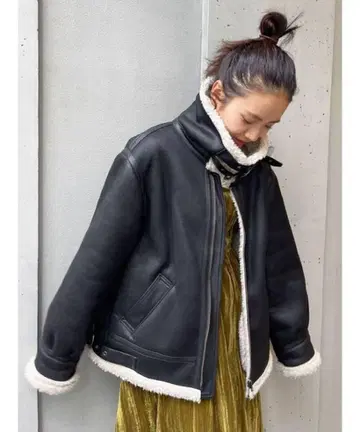 양가죽 블랙 무스탕 코트