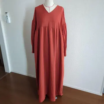 오렌지 긴팔 원피스