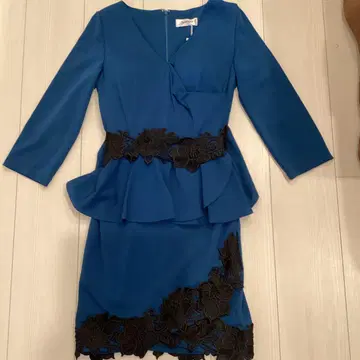 Artmarry Jasmine 파랑 페플럼 드레스 블랙 레이스 장식