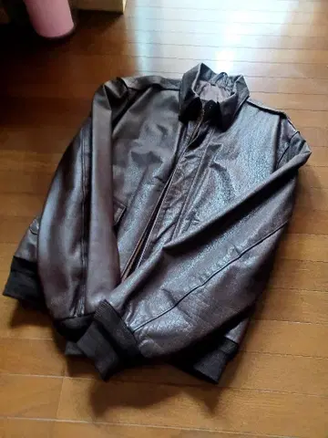 A2 브라운 가죽 봄버 자켓