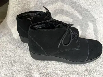 컨디션 최상 여성 퍼 숏부츠 24cm
