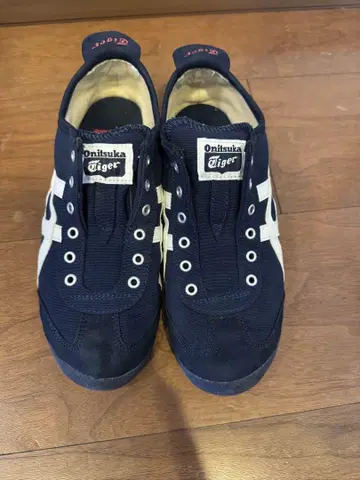 새상품급 오니츠카타이거 멕시코 66 스니커즈 23cm