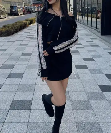 블랙 레이스 디테일 셋업